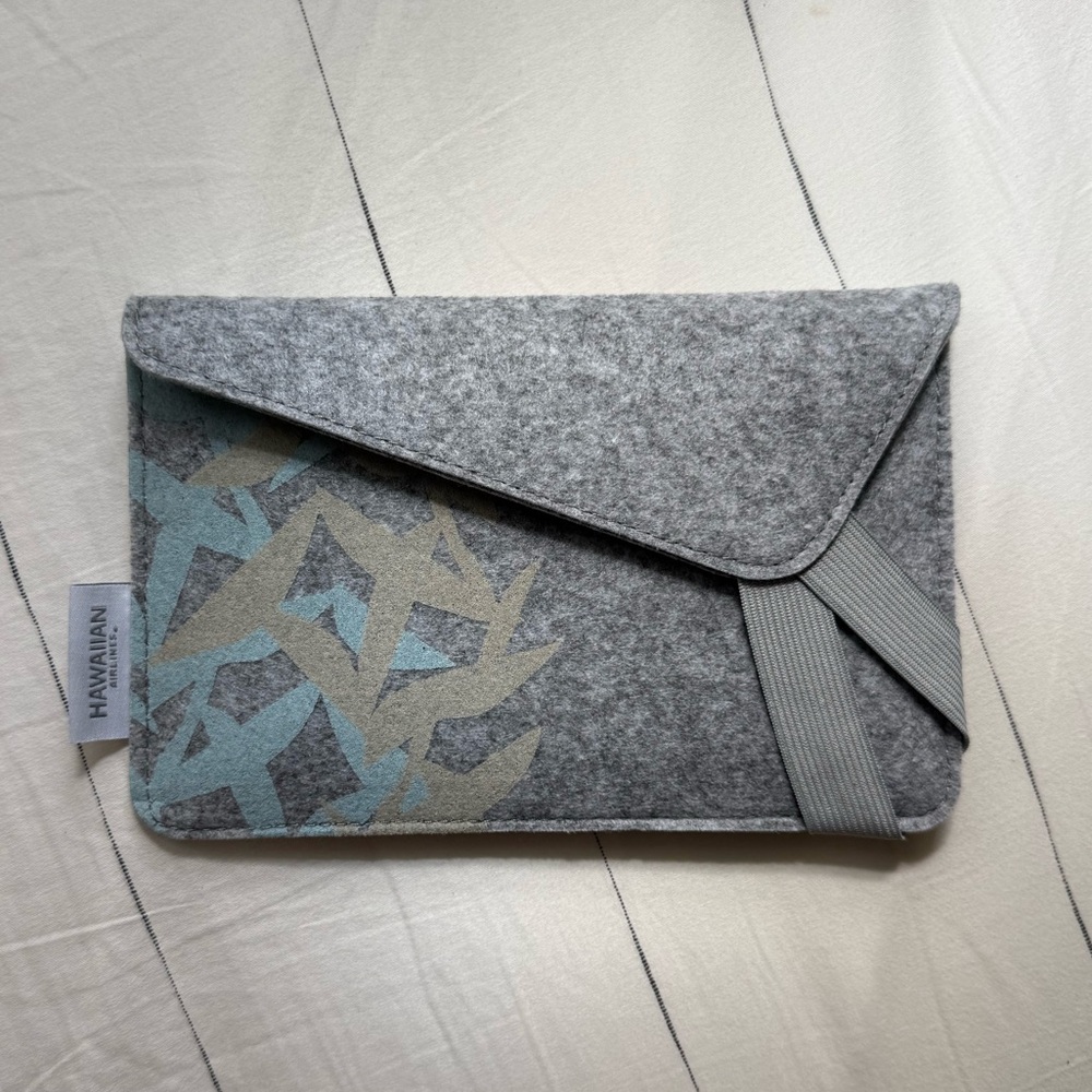 Noho Home x Hawaiian Airlines Felt Pouch Grey Clutch